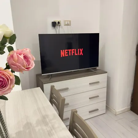 Valerias Nest Elegant With Wifi And Charm * ローマ