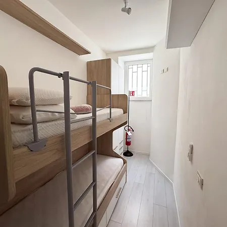 Lägenhet Valerias Nest Elegant With Wifi And Charm Rom